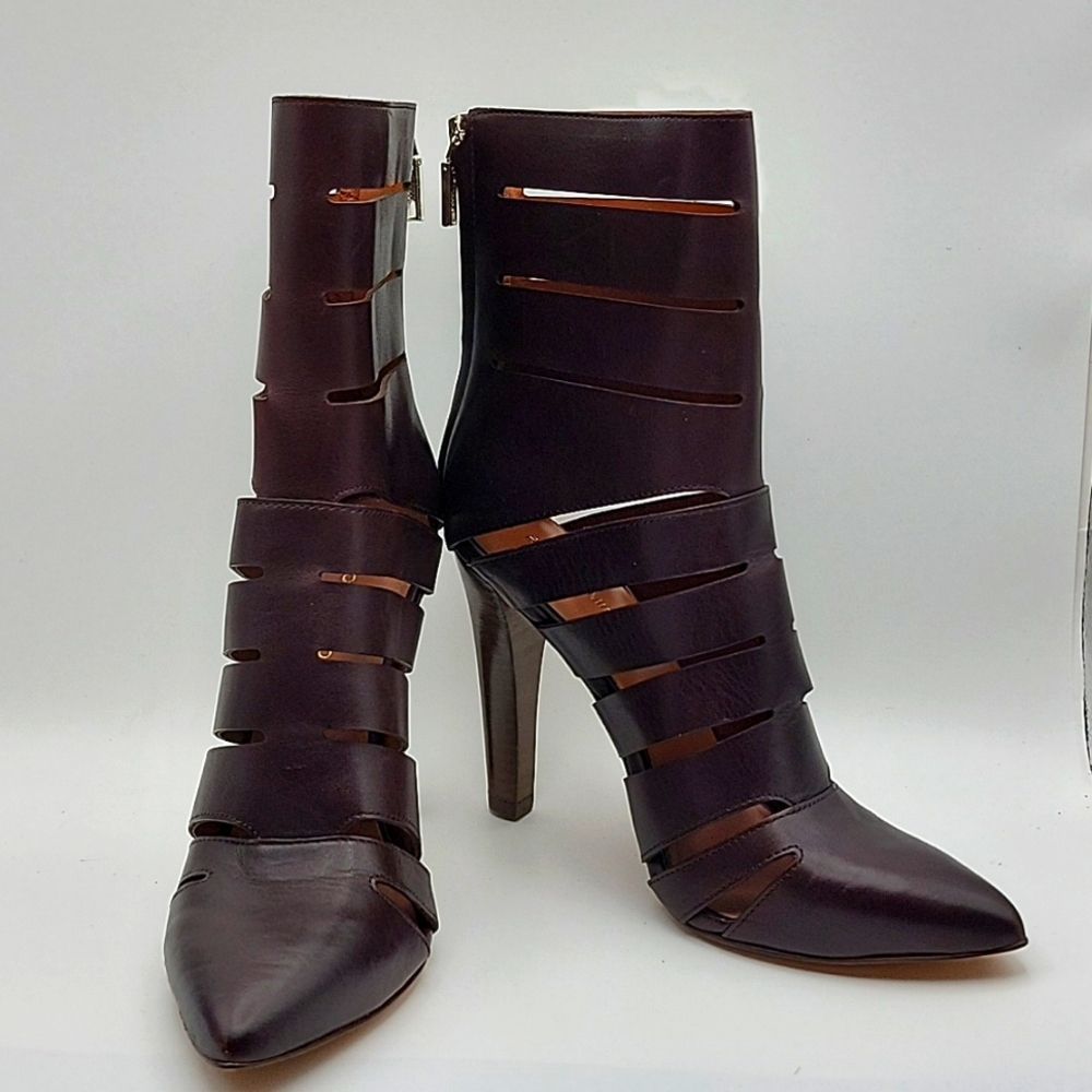 NWOT!!! Rebecca Minkoff "Derea" Leather Heeled Boot. SIZE 9.5M. S906